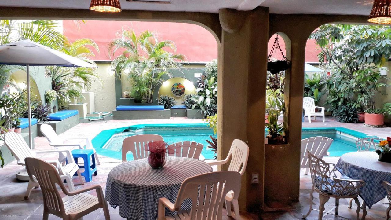 זיהואטנחו Solimar Inn Suites מראה חיצוני תמונה