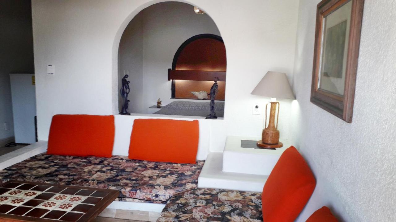 זיהואטנחו Solimar Inn Suites מראה חיצוני תמונה